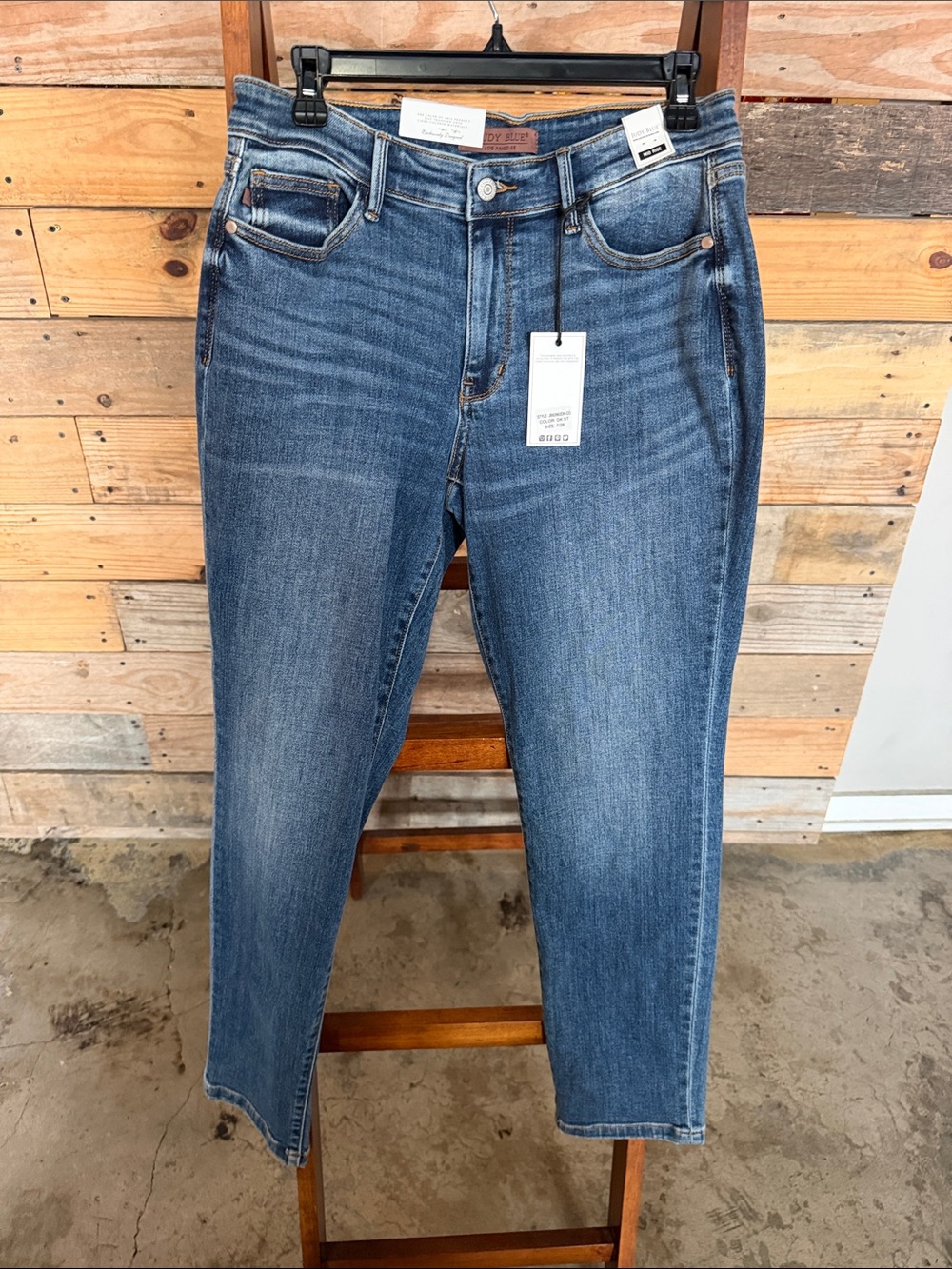 Judy Blue Mid Blue Cropped Ankle Jeans